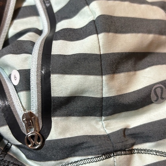 Lululemon Get Up And Glow Jacket Reflective 360 Sea Stripe Mint Moment Black 6 - Picture 15 of 16